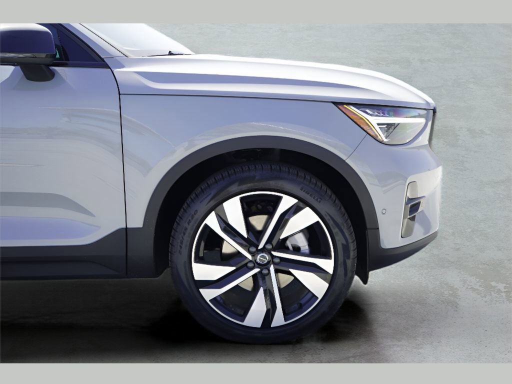 New 2025 Volvo XC40 B5 Ultra w/ Protection Package image 22