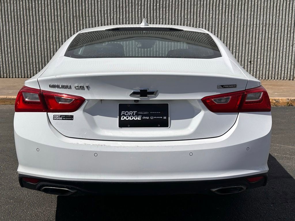 Used 2017 Chevrolet Malibu Premier w/ Driver Confidence Package FWD image 5