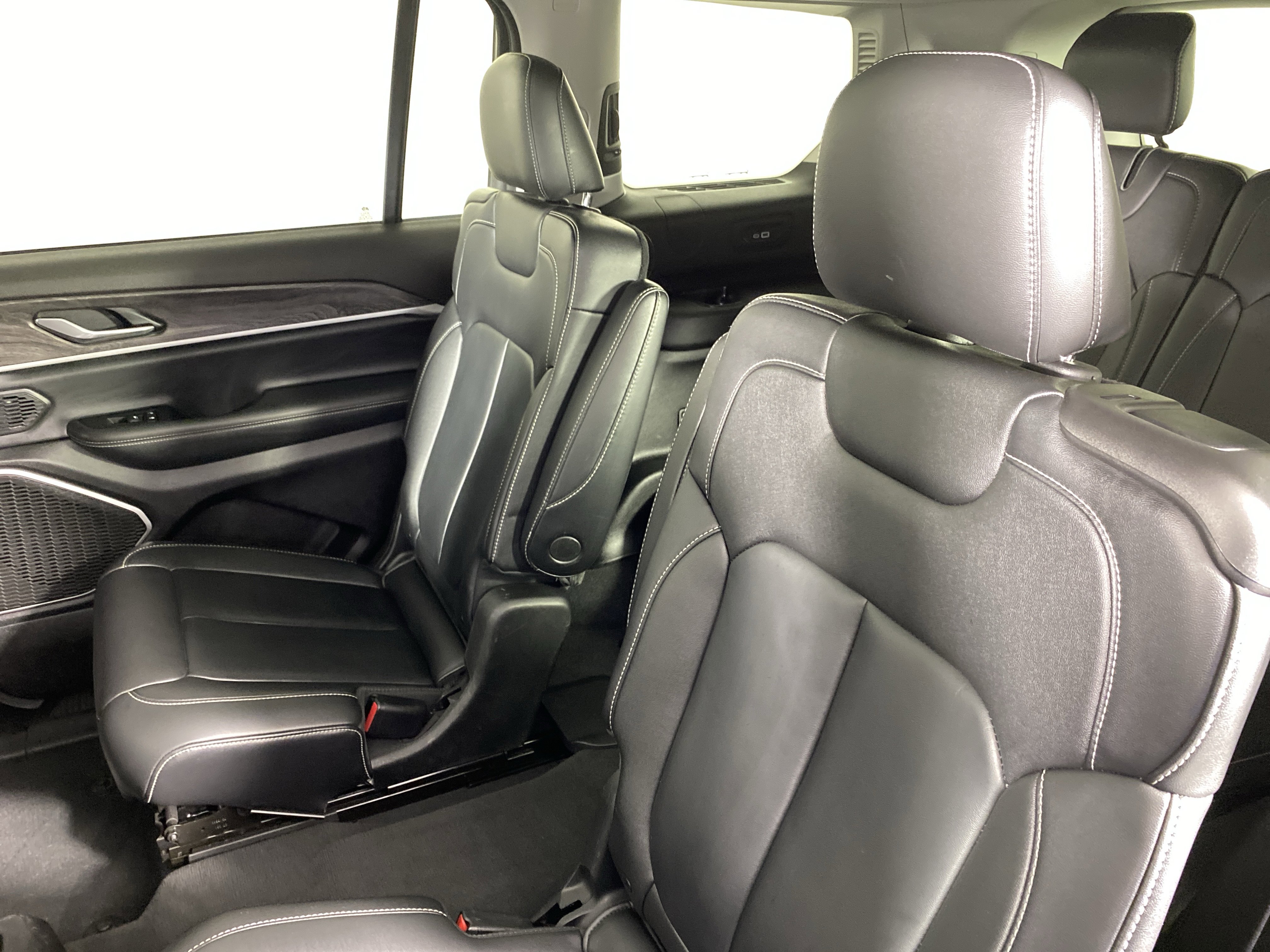 Used 2022 Jeep Grand Cherokee L Limited w/ MOPAR Finishing Package image 33