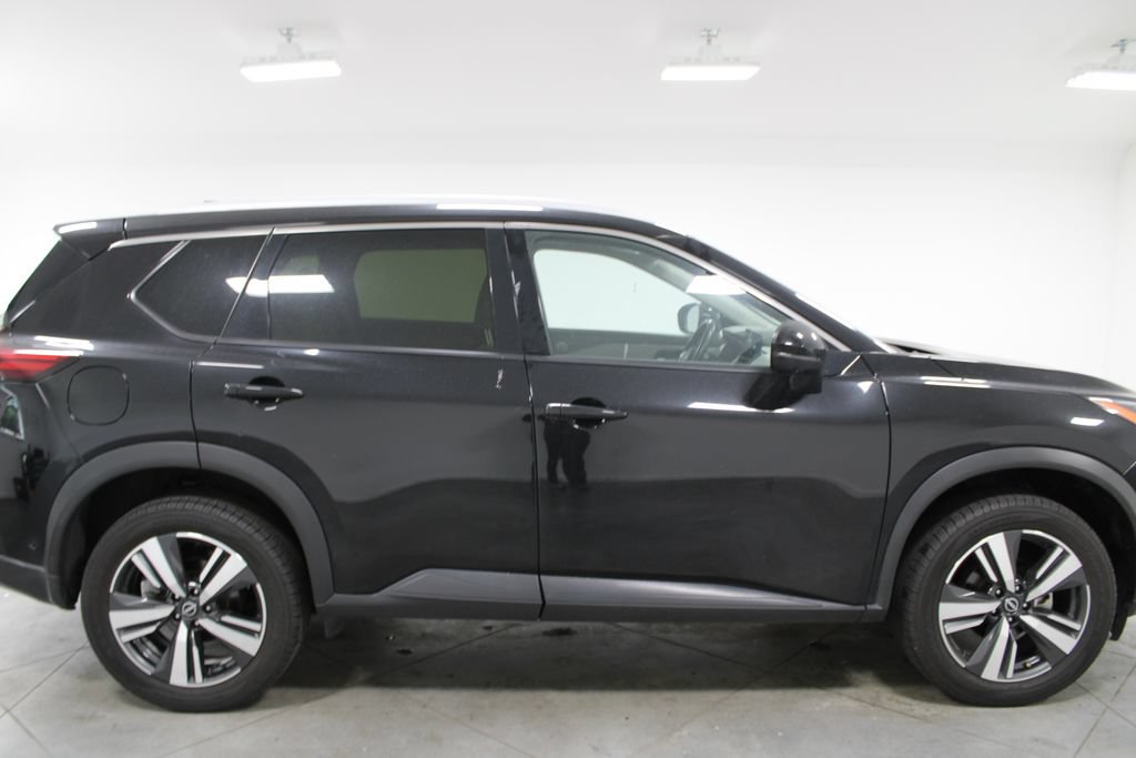 Used 2024 Nissan Rogue SL FWD image 11