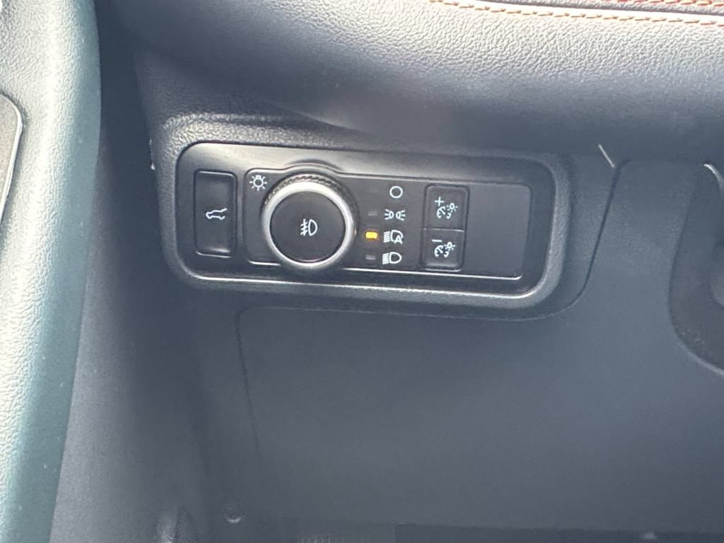 Used 2025 Ford Explorer ST-Line AWD/4WD image 31