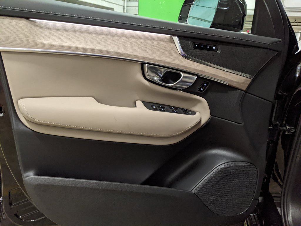 New 2026 Volvo XC90 T8 Plus image 9