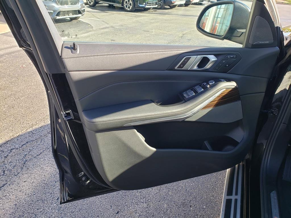 Used 2024 BMW X7 xDrive40i image 10