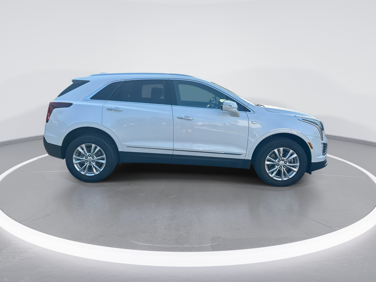 Used 2023 Cadillac XT5 Luxury w/ LPO, Floor Liner Package AWD/4WD image 10
