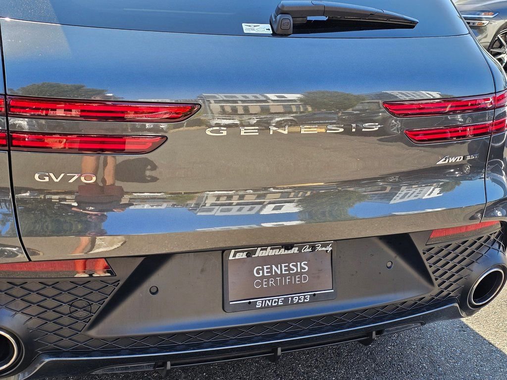 Used 2025 Genesis GV70 3.5T Sport image 25