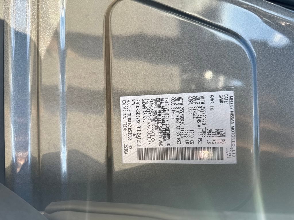 Certified 2025 Nissan Pathfinder Platinum w/ Black Appearance Package image 32