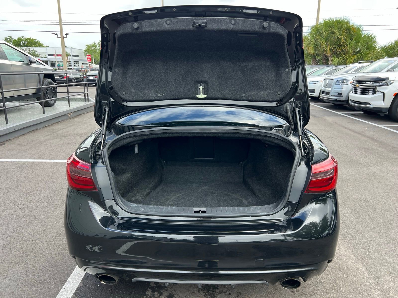 Used 2019 INFINITI Q50 Luxe w/ Essential Package (3.0T Luxe) image 18