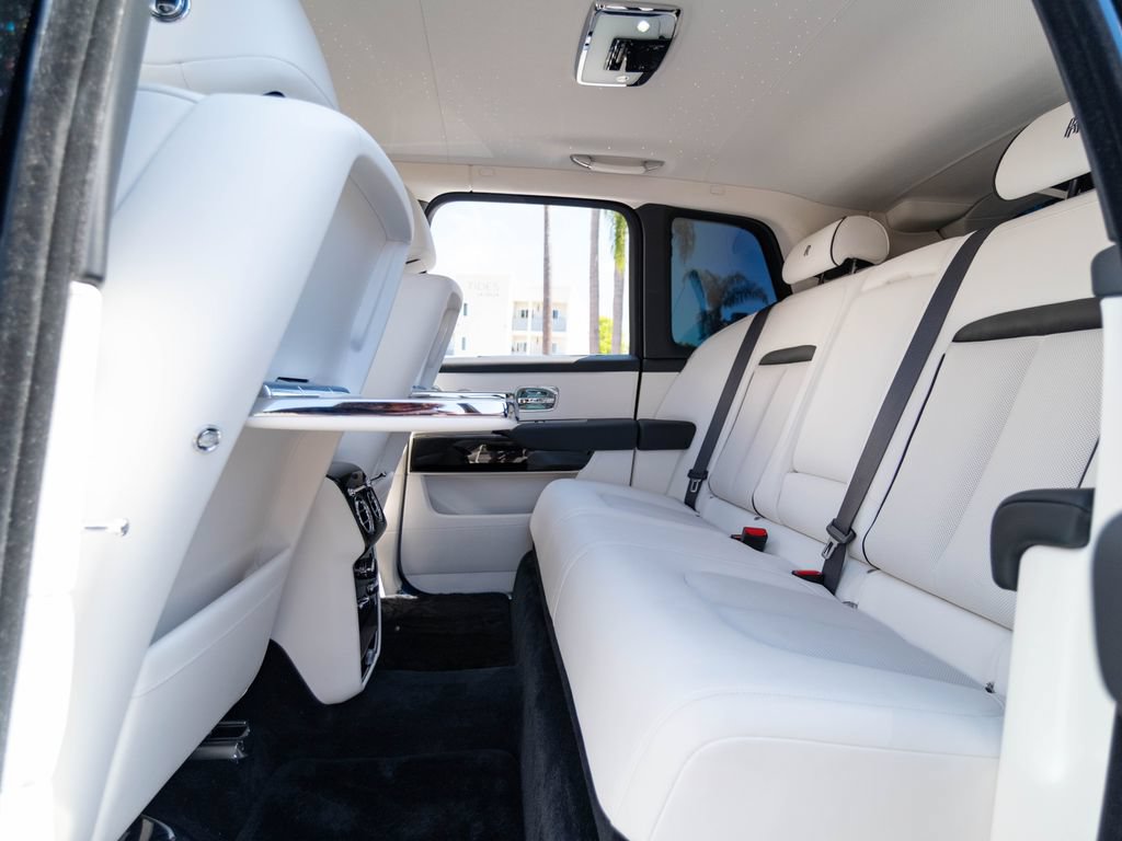 Used 2025 Rolls-Royce Cullinan AWD/4WD image 33