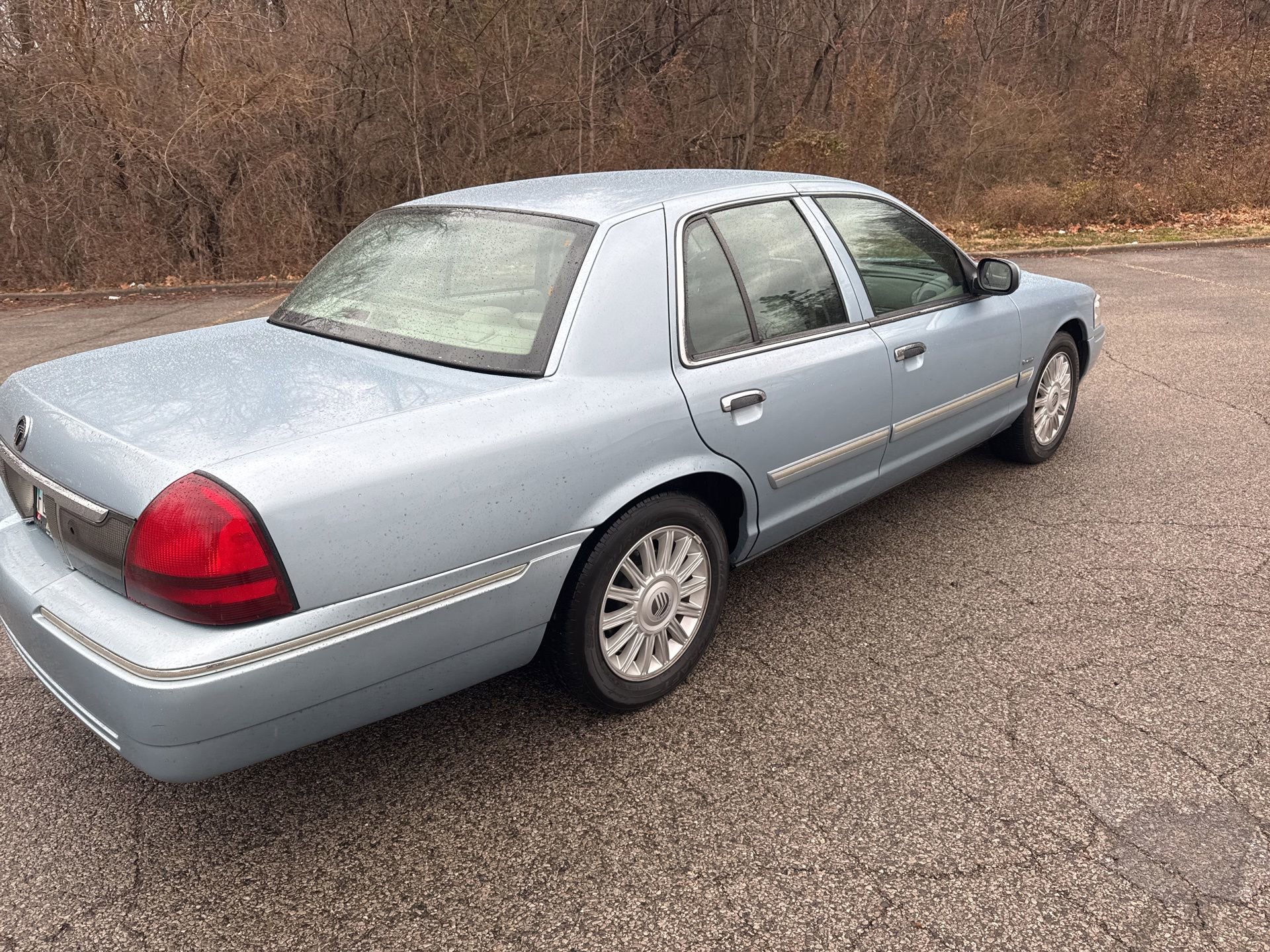 Used 2010 Mercury Grand Marquis LS image 7