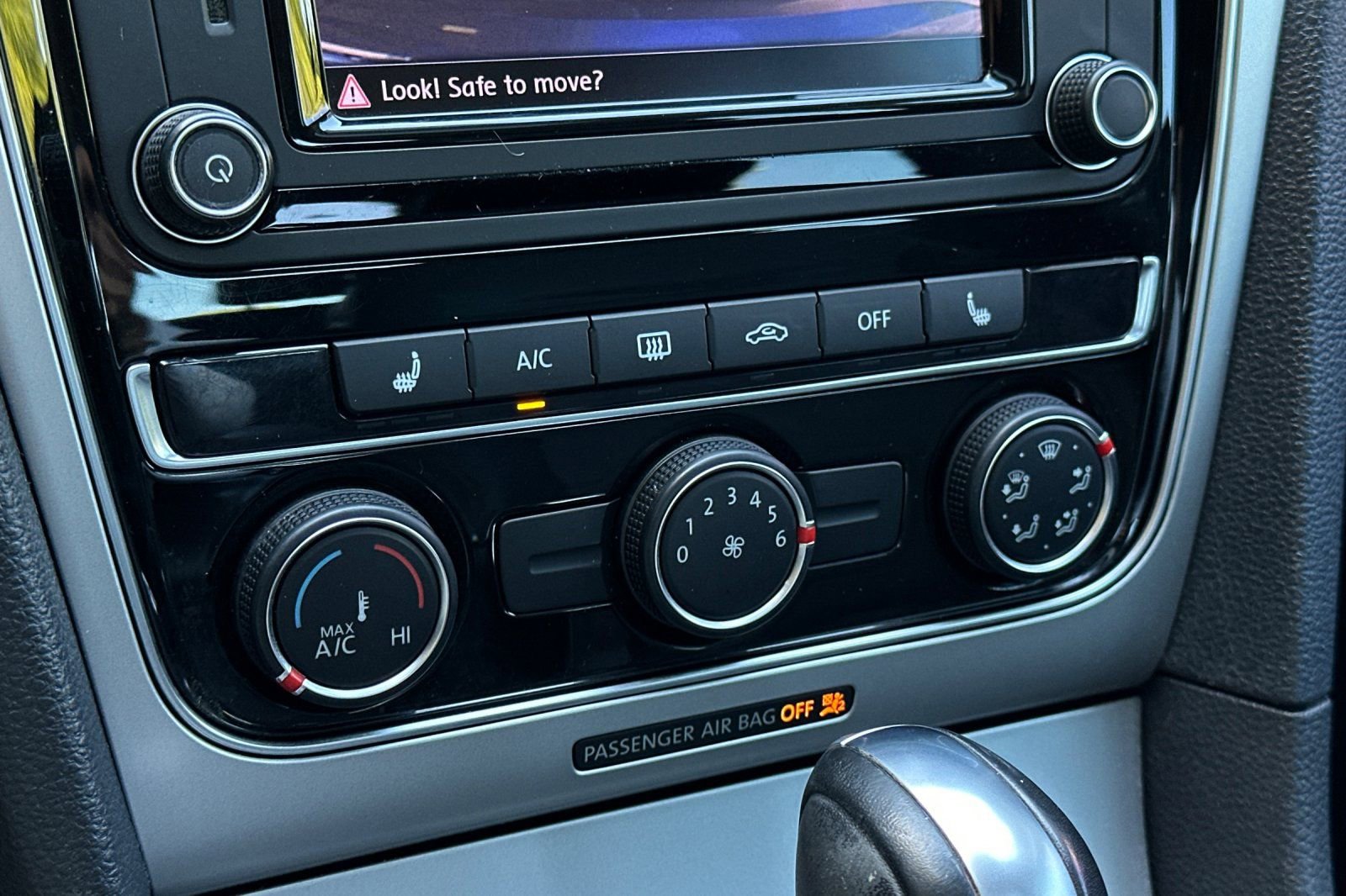 Used 2019 Volkswagen Passat 2.0T Wolfsburg image 19