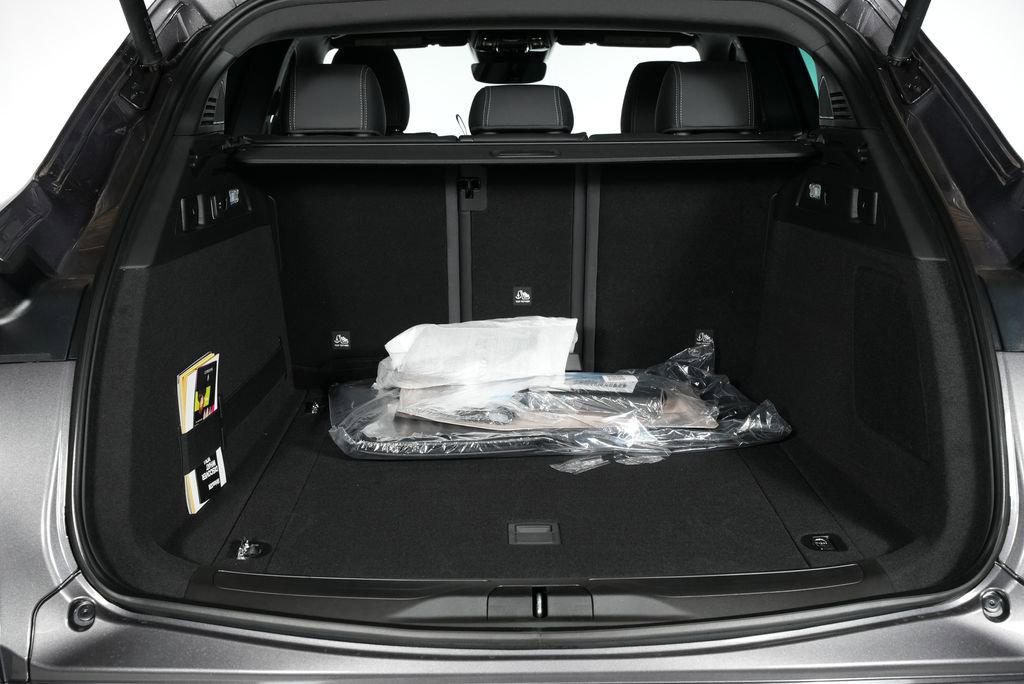 New 2025 Maserati Grecale GT image 5