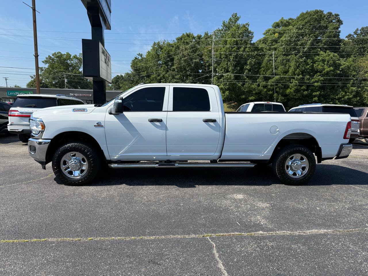 Used 2023 RAM 3500 Tradesman w/ Chrome Appearance Group AWD/4WD image 8