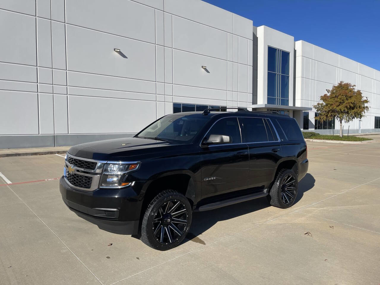 Used 2016 Chevrolet Tahoe LT RWD image 1