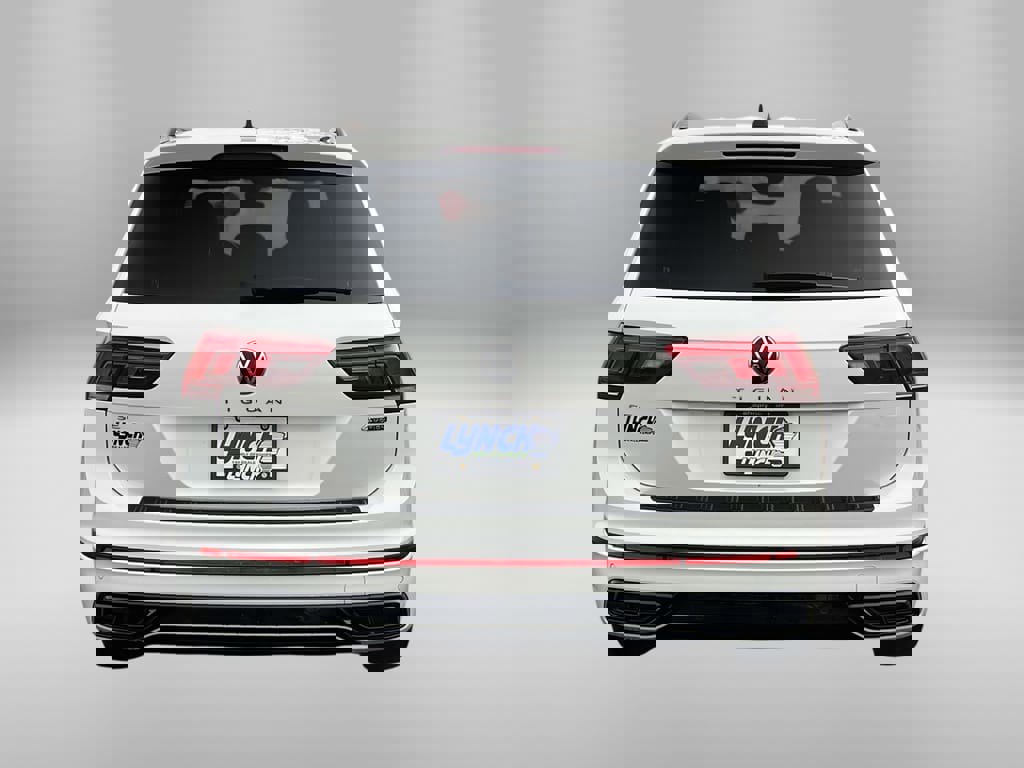 Used 2023 Volkswagen Tiguan SE R-Line image 3