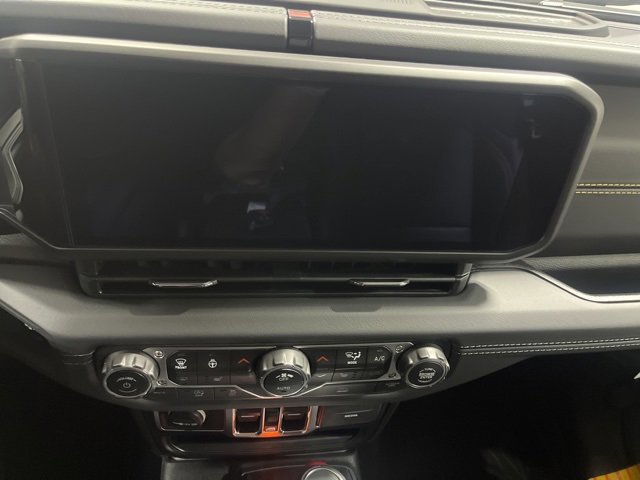 New 2025 Jeep Gladiator Sport image 13