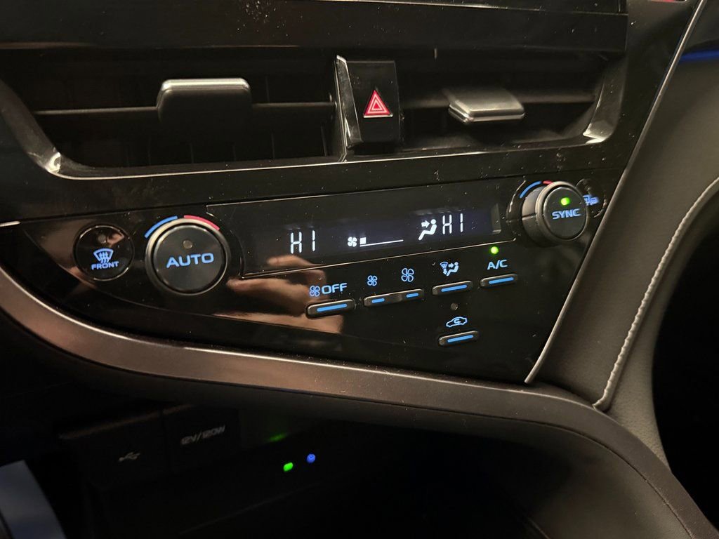 Used 2023 Toyota Camry XSE image 15