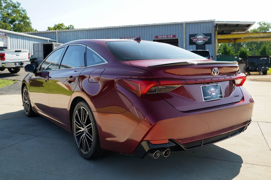 Used 2019 Toyota Avalon XSE FWD image 4