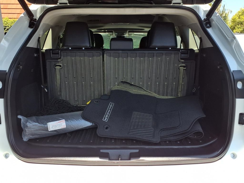 Used 2023 Toyota Highlander Limited FWD image 21