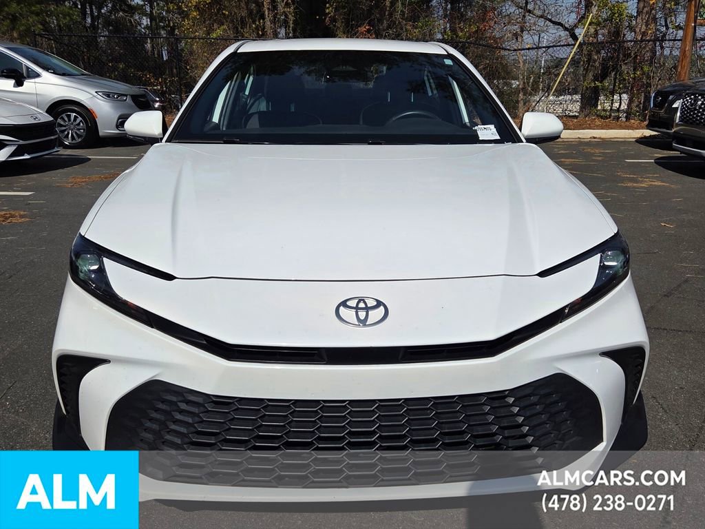 Used 2025 Toyota Camry SE image 10