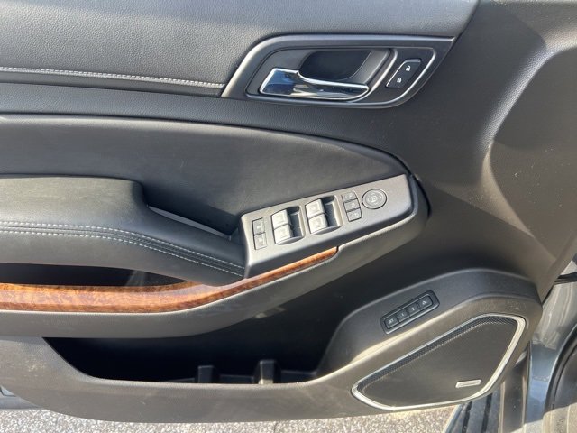Used 2018 Chevrolet Suburban Premier image 12