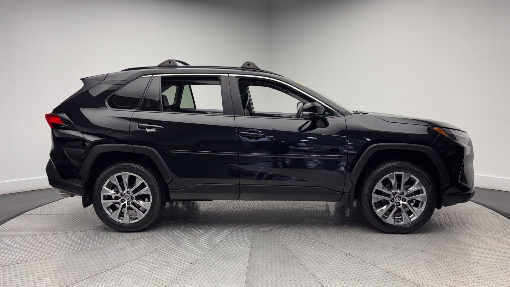 Used 2023 Toyota RAV4 XLE Premium AWD/4WD image 43