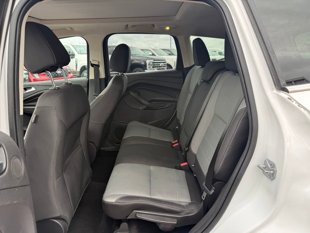 Used 2016 Ford Escape SE w/ Equipment Group 201A image 8