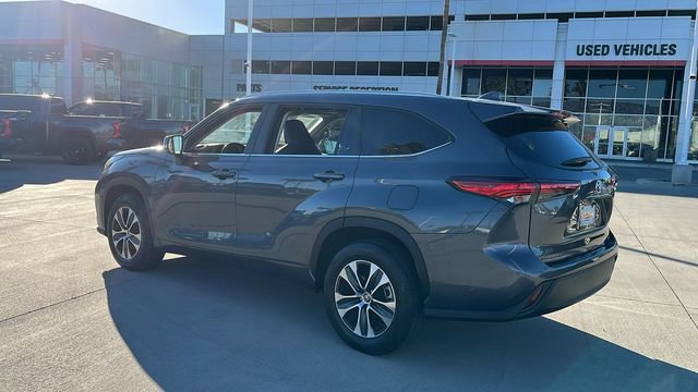Used 2023 Toyota Highlander XLE image 23
