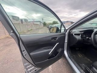 Used 2025 Toyota Corolla Cross LE image 12