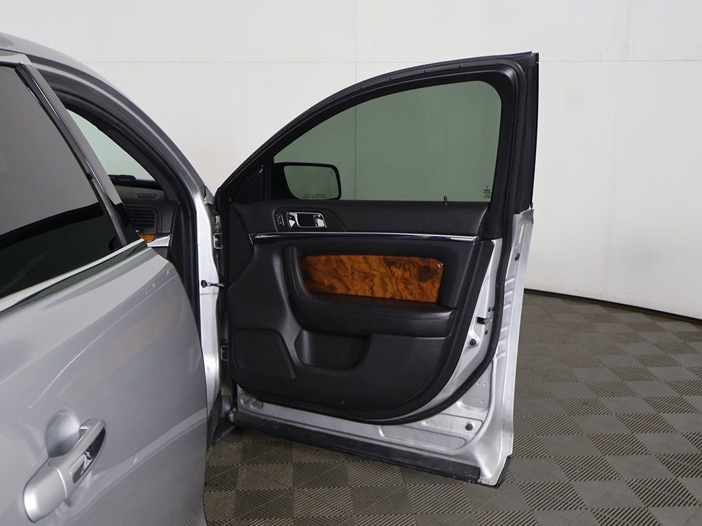 Used 2016 Lincoln MKS AWD w/ Equipment Group 101A image 23