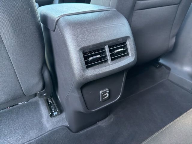 Used 2023 Chevrolet Equinox LT image 30