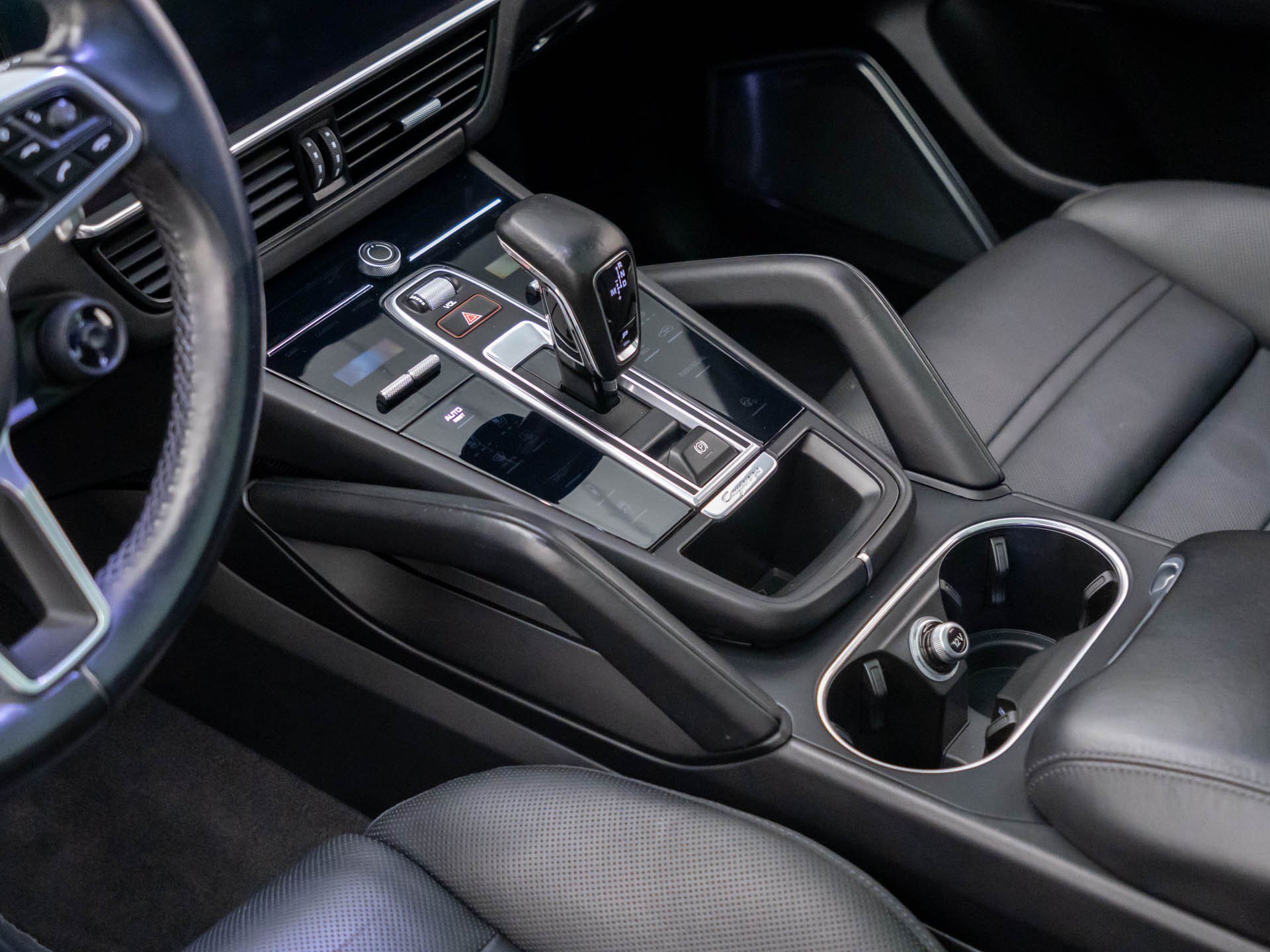 Certified 2022 Porsche Cayenne GTS AWD/4WD image 13