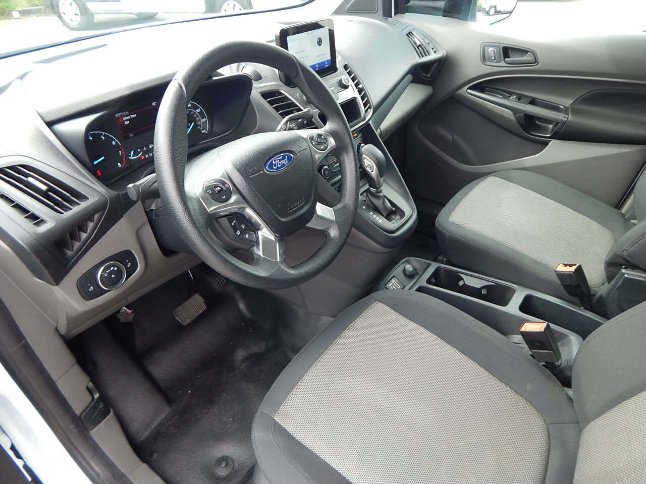 Used 2022 Ford Transit Connect XL FWD image 2