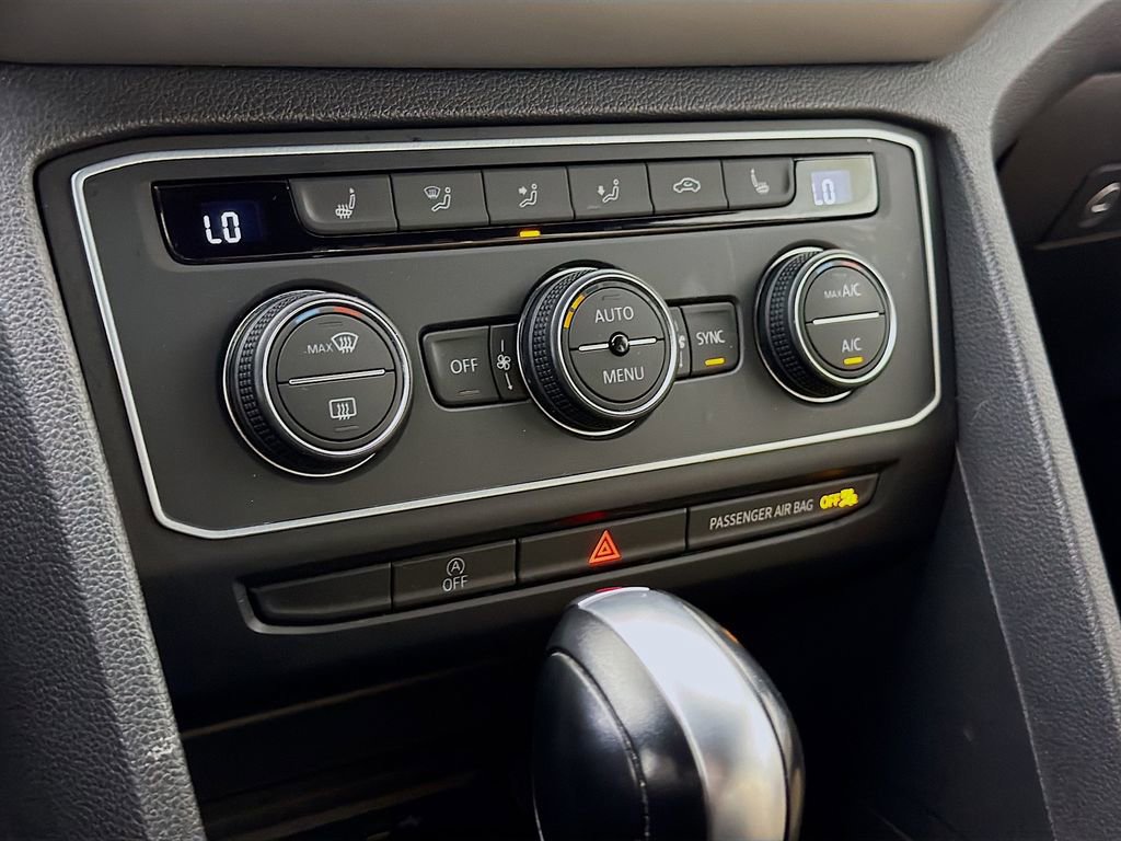 Used 2021 Volkswagen Atlas Cross Sport SE image 17