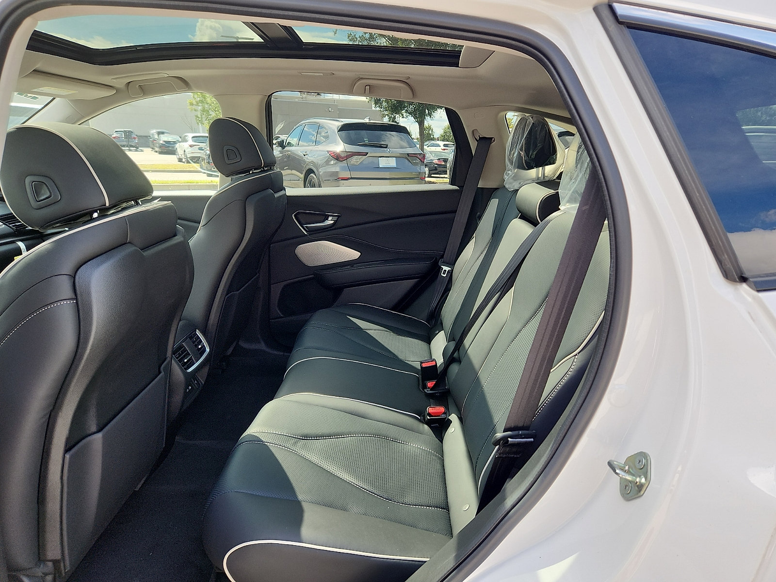New 2026 Acura RDX w/ Advance Package AWD/4WD image 6