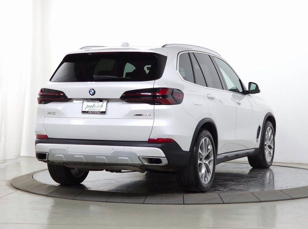 Used 2024 BMW X5 xDrive40i w/ Premium Package image 11