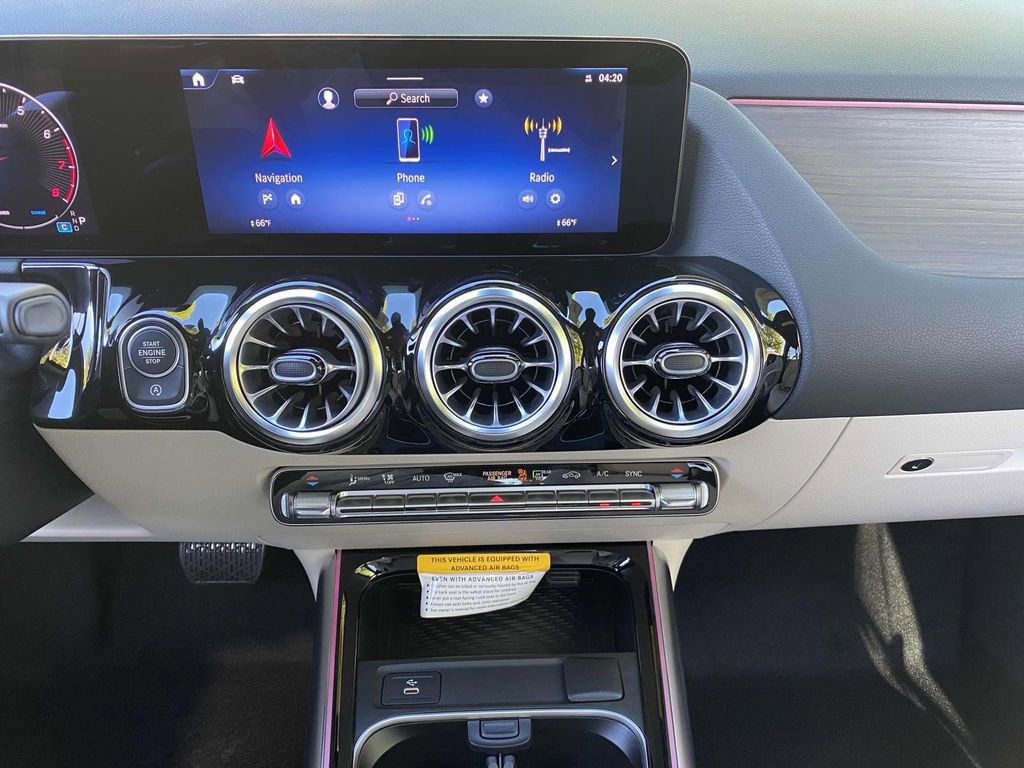 Certified 2025 Mercedes-Benz GLA 250 image 32