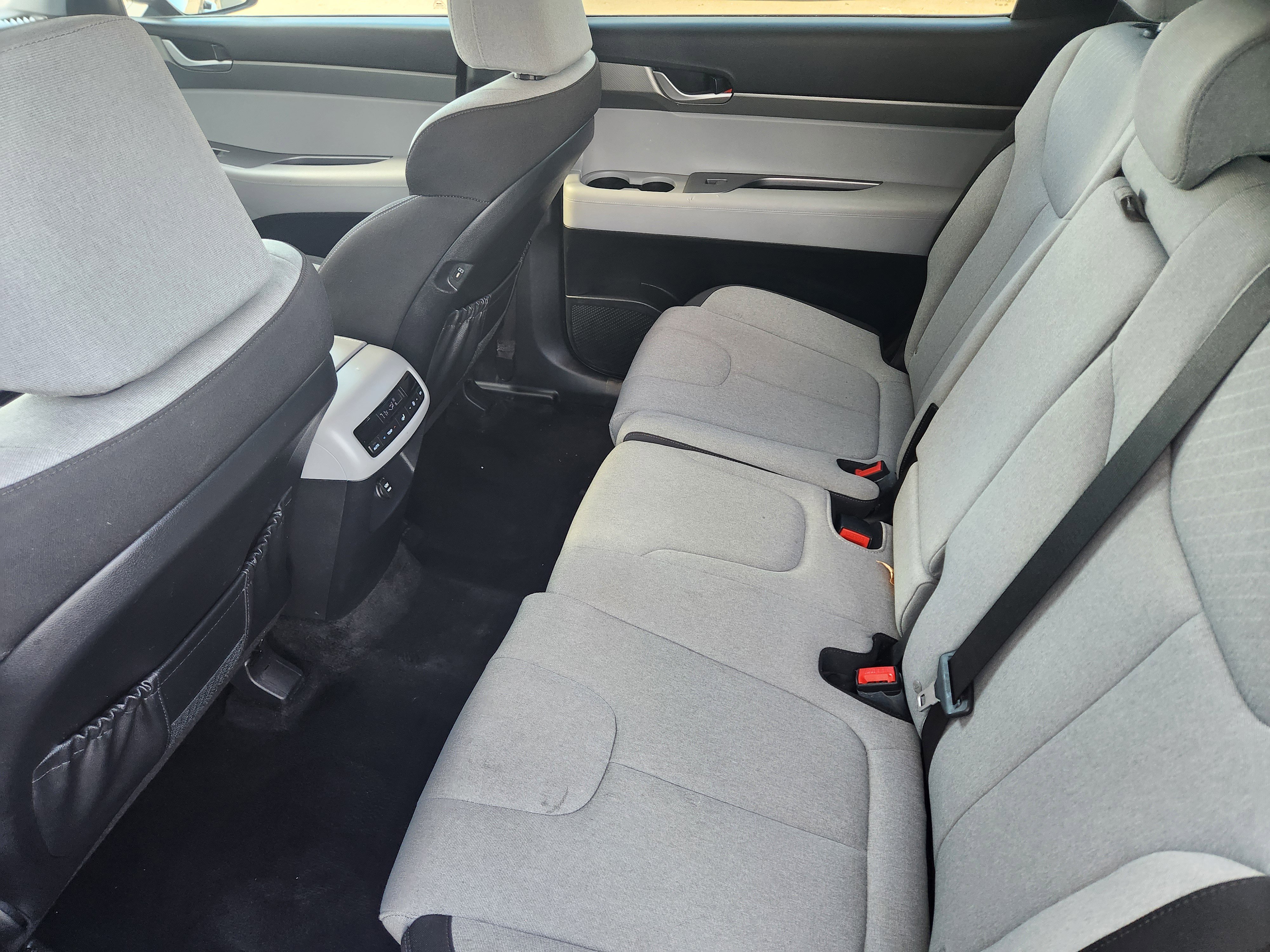 Used 2024 Hyundai Palisade SE image 8