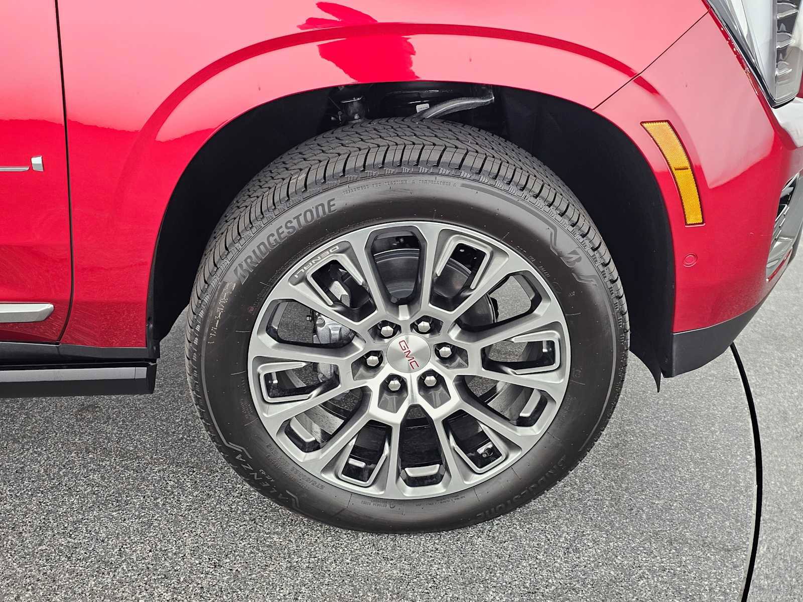 New 2025 GMC Yukon XL Denali w/ Sun & Power Step Package image 9