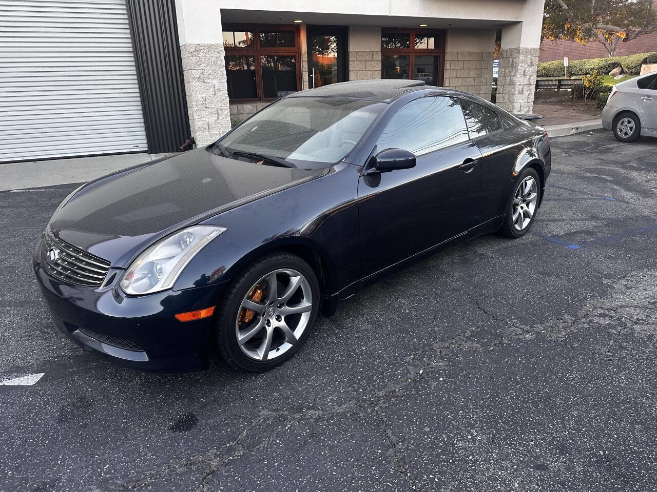 Used 2004 INFINITI G35 Coupe w/ Premium Pkg image 1