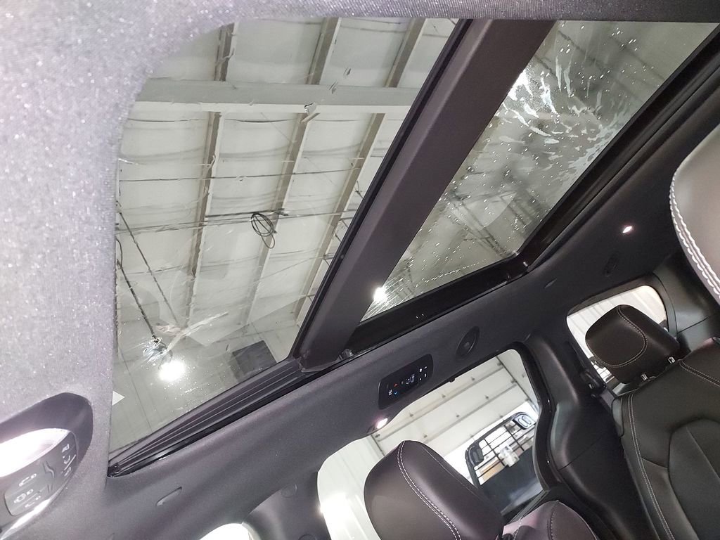 New 2026 Chrysler Pacifica Select w/ S Appearance Package image 27