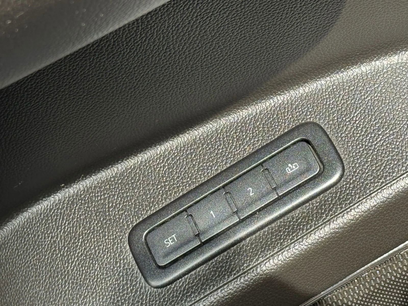 Used 2019 Chevrolet Tahoe LT AWD/4WD image 25