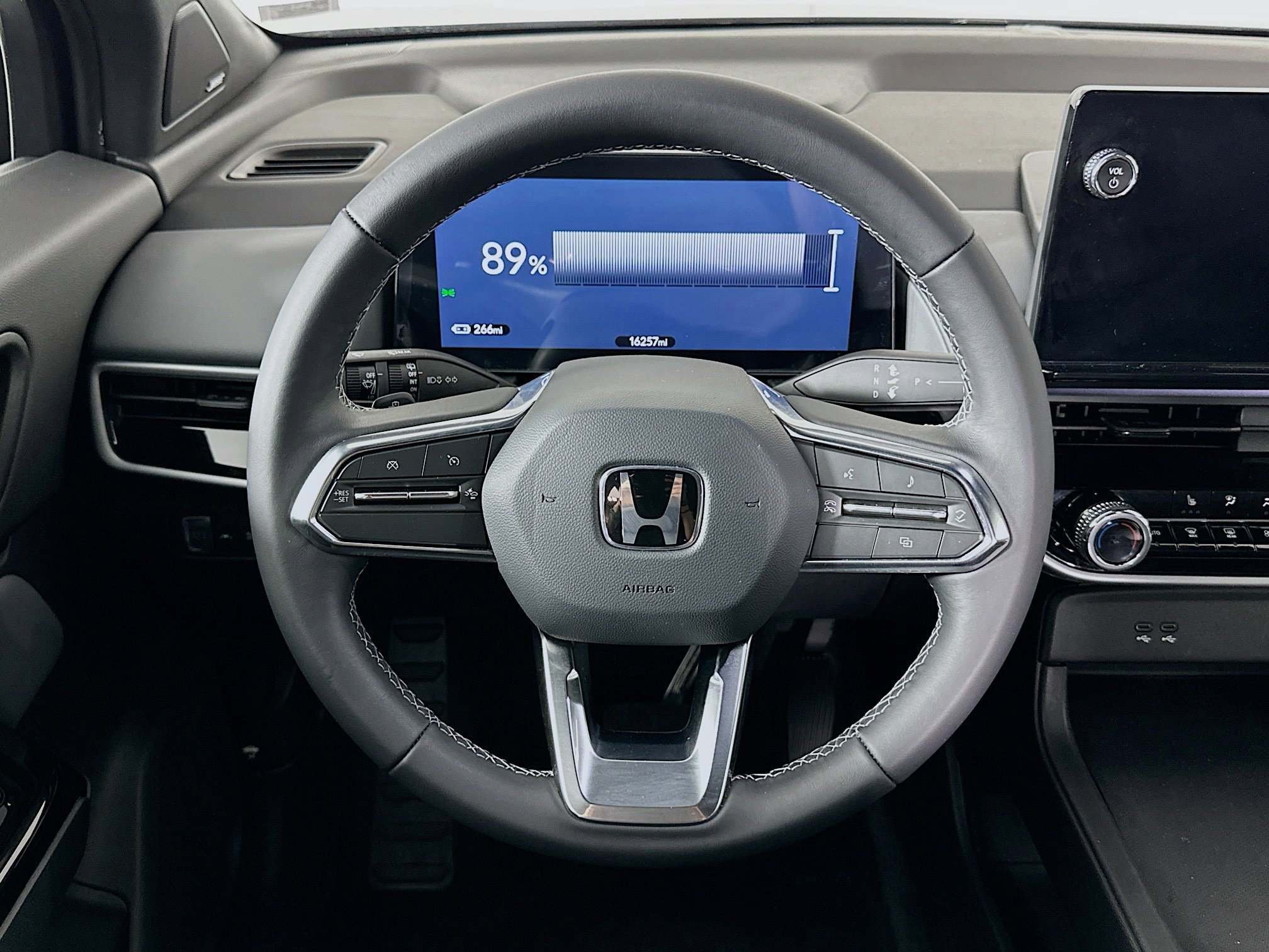 Used 2025 Honda Prologue Touring image 18