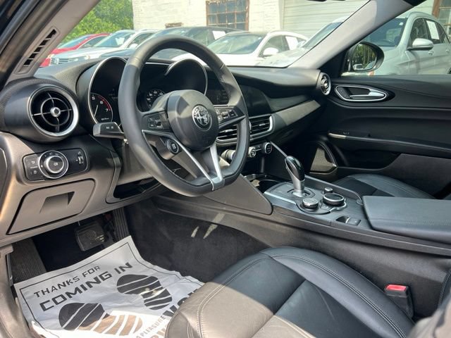 Used 2017 Alfa Romeo Giulia w/ Sport Appearance Package RWD image 11