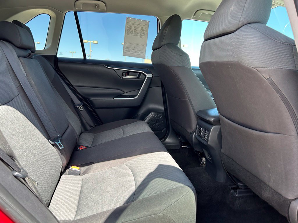 Used 2025 Toyota RAV4 XLE AWD/4WD image 29