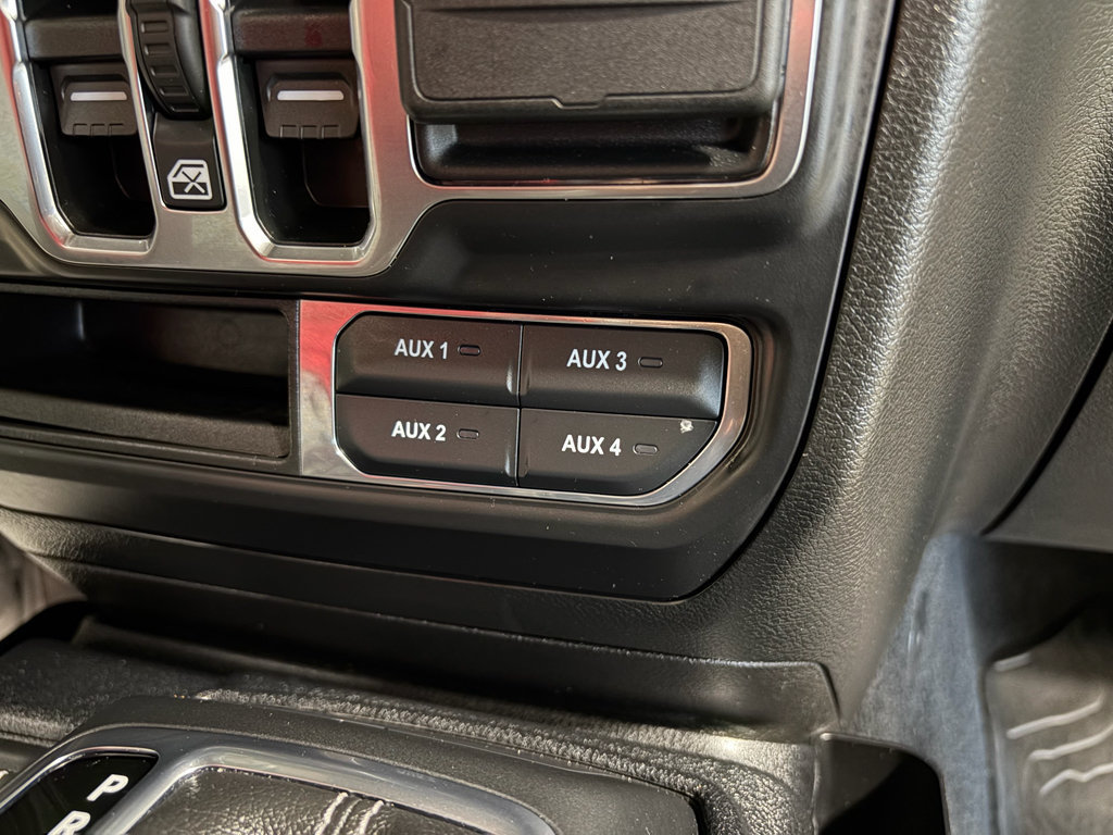 Used 2022 Jeep Wrangler Unlimited Sahara w/ Cold Weather Group AWD/4WD image 20
