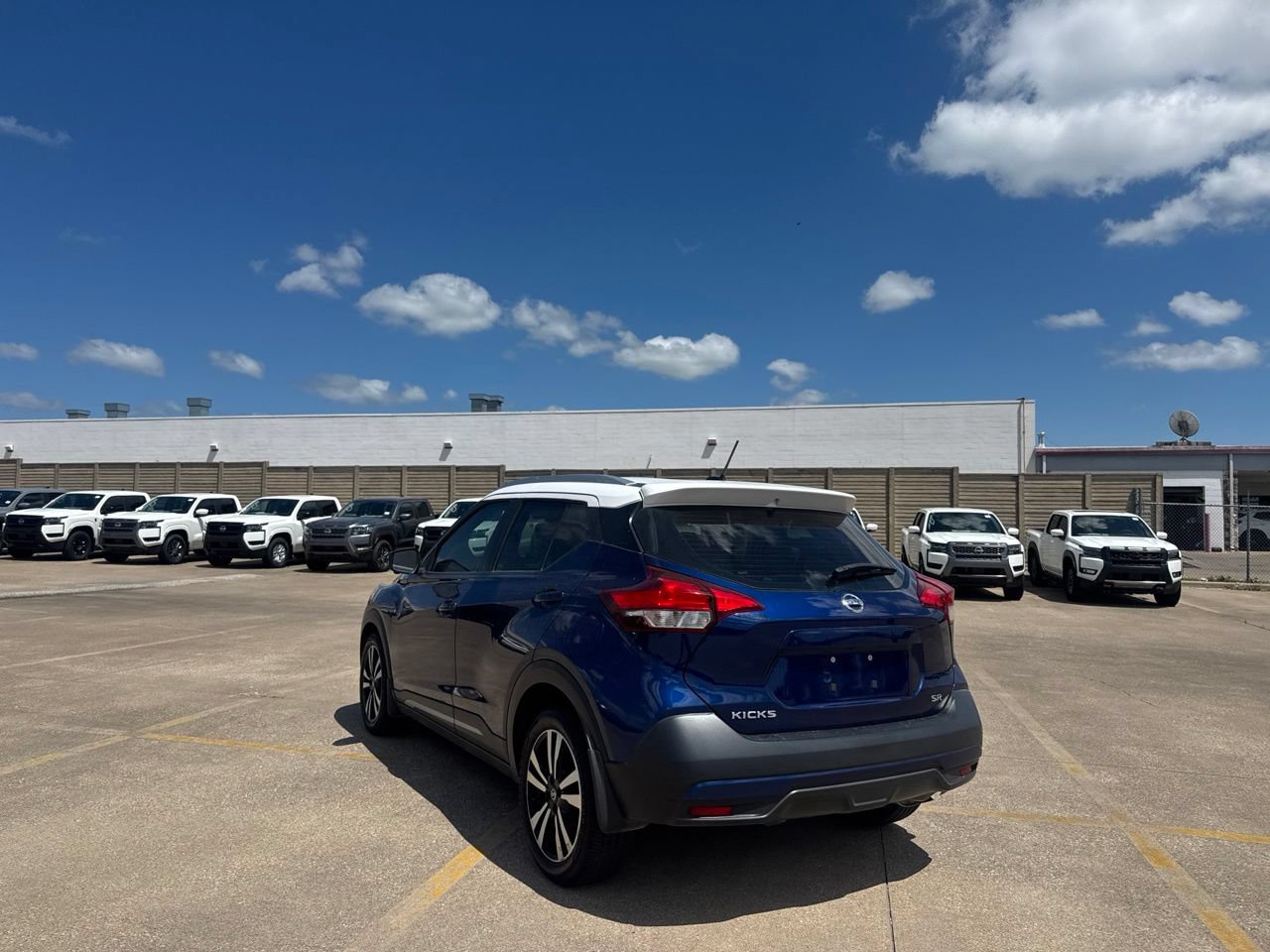 Certified 2019 Nissan Kicks SR w/ SR Premium Package FWD image 16