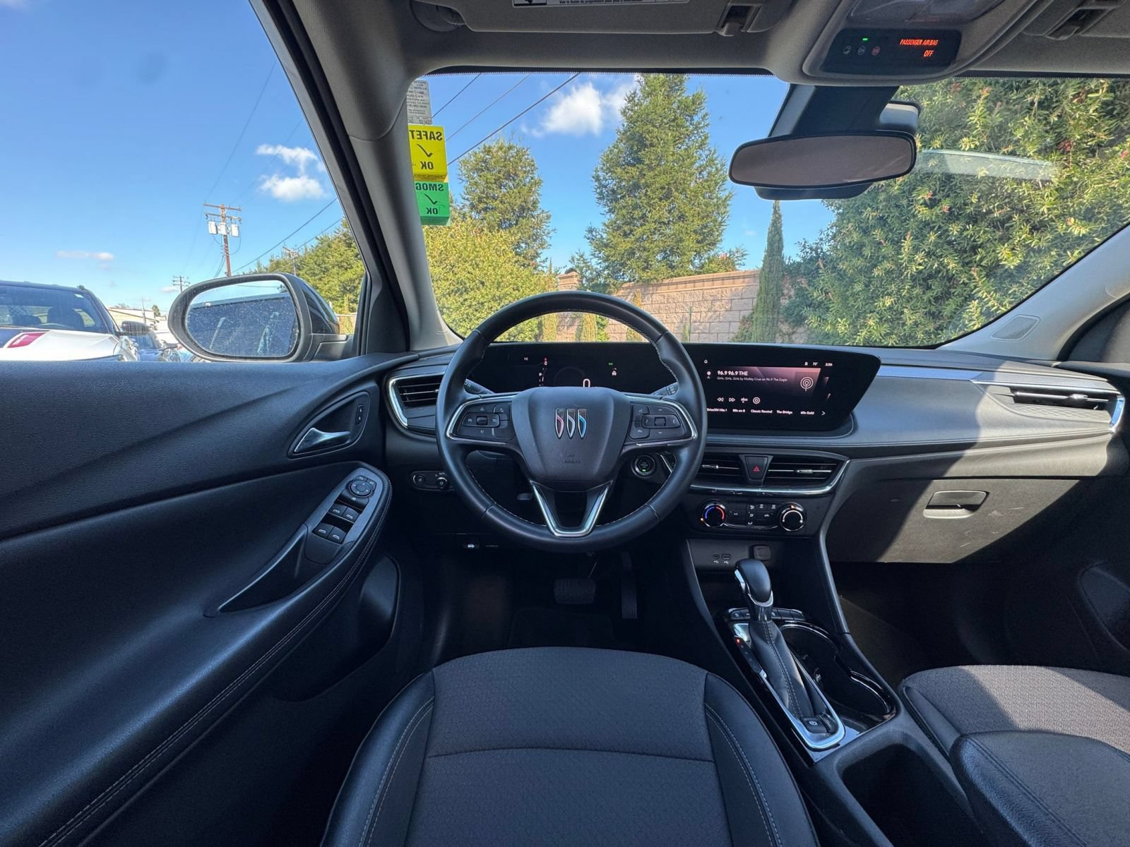 Used 2025 Buick Encore GX Preferred AWD/4WD image 32