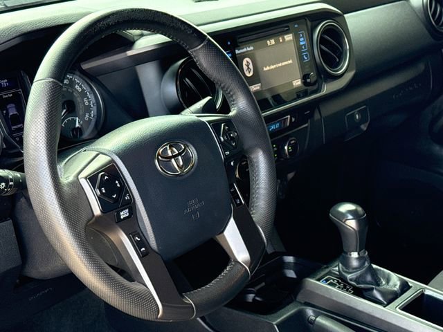 Used 2019 Toyota Tacoma SR5 AWD/4WD image 18