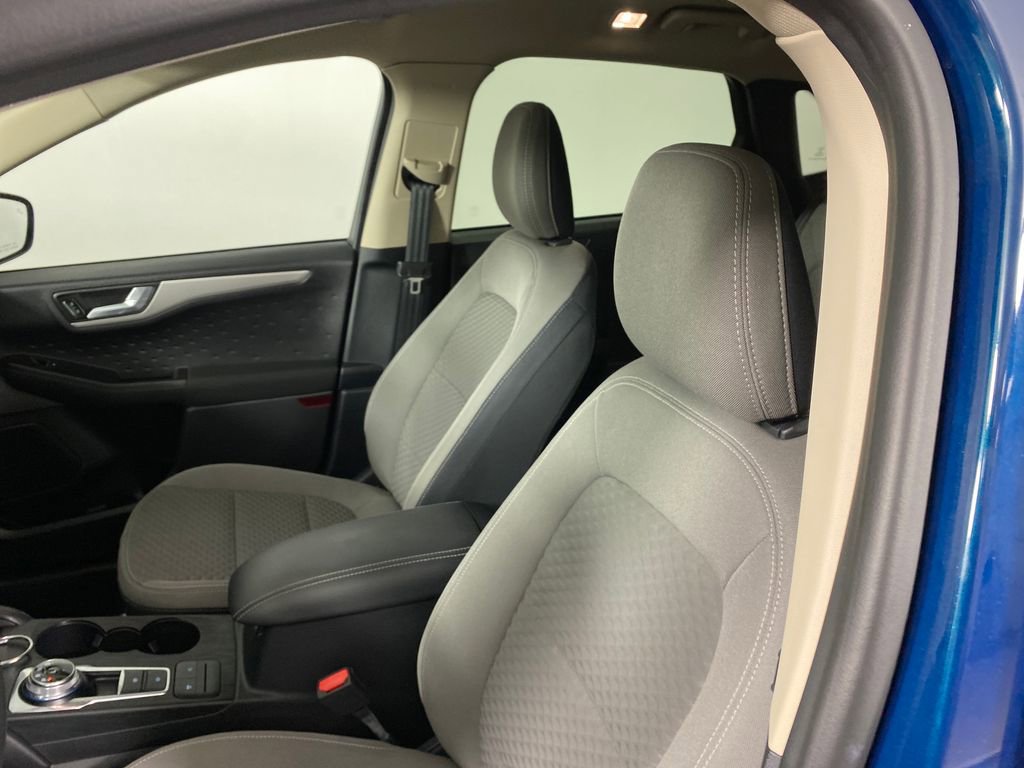 Used 2020 Ford Escape SE image 8