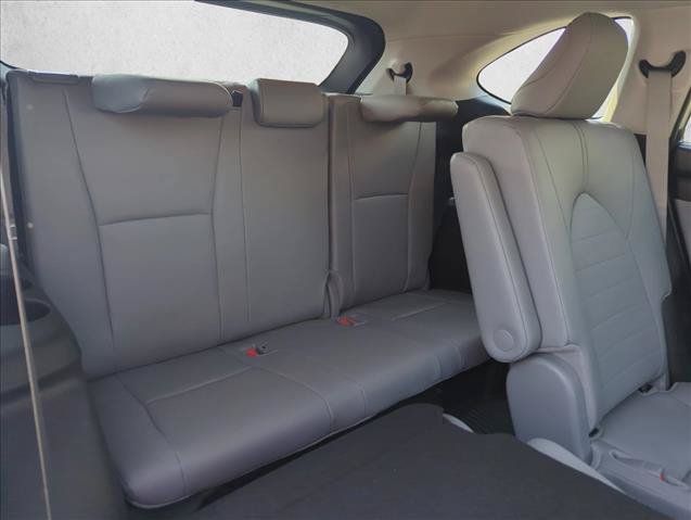 Certified 2025 Toyota Highlander XLE FWD image 27